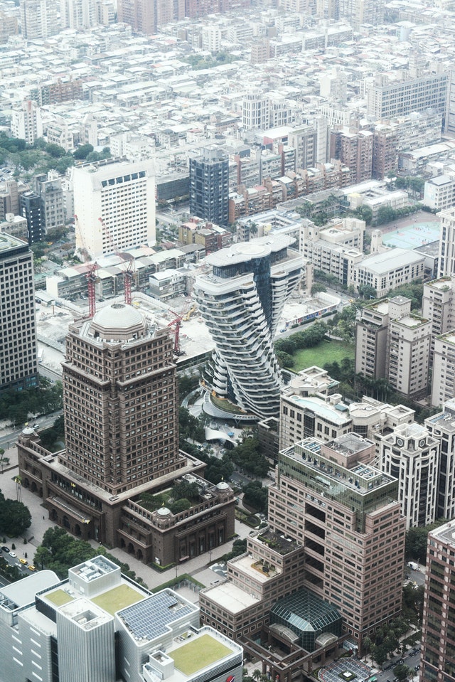 網問:房貸20、30年哪種划算? 試算差額「一台國產車的距離」