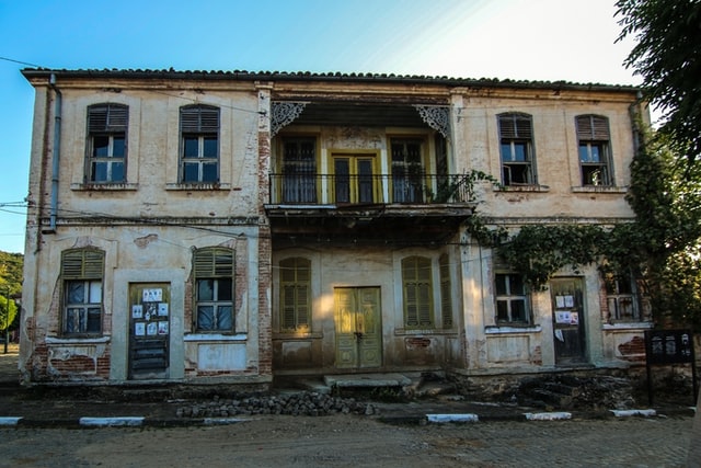 Q491：請問若我買凶宅持有五年後賣出，這樣還算凶宅嗎？會不會因為過了一手而洗白呢？