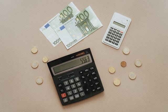 Q325：請問印花稅是不是不一定會收取呢？因為一樣是同一個地區，我有付到一條費用寫印花稅但是我妹妹買房卻沒有這條，雖然是不同的代書代辦的，但是都是買楠梓的中古屋