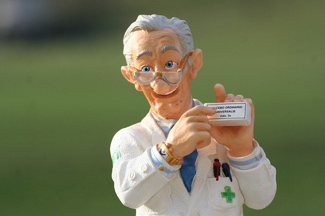 Q1233：請問62歲的藥師名下無房貸。1000萬房子可以貸幾年呢？貸的到8成嗎？還有在診所執業，有固定月收。房子在台中東區。