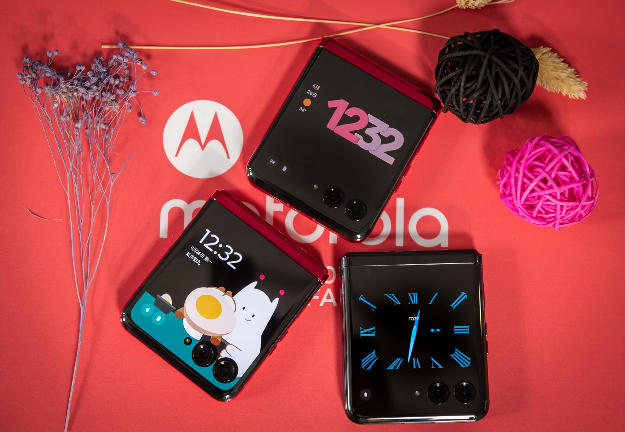 Motorola推出市面上外螢幕最大的直式摺疊手機:motorola Razr 40 Ultra與 Razr 40二款機種。圖 Motorola Taiwan FB