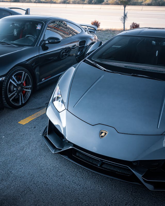 新古車行爆投資吸金　女車商涉「詐千萬+保時捷」挨告