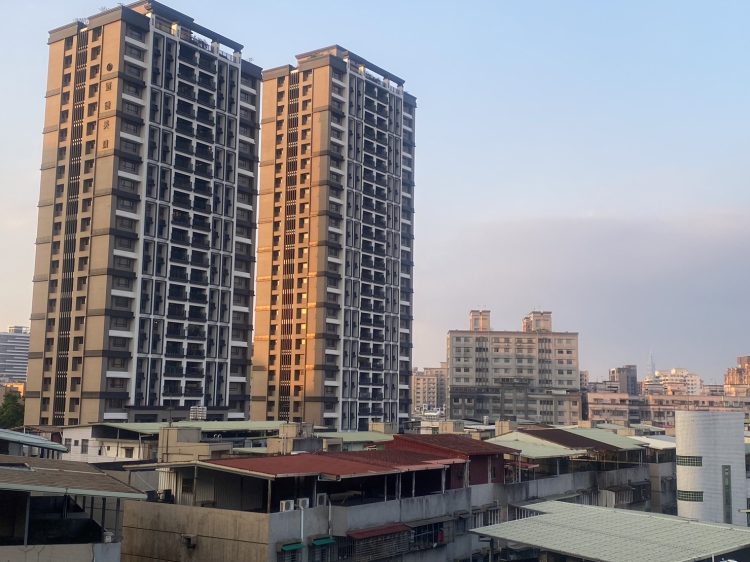 打房打出負資產效應 恐掀金融風暴